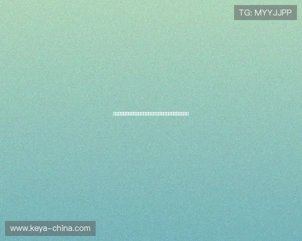 滕哈格使用无人机录制训练视频并通过屏幕与球员深入分析战术演练